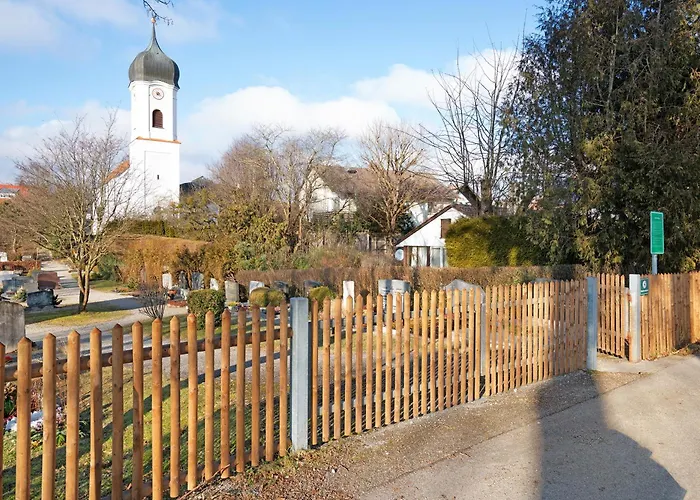 Am Schoenbach Daire Utting am Ammersee